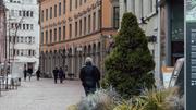 In der Schaffhauser Schwertstrasse ereignete sich am Mittwochmorgen ein Entreissdiebstahl. Die Polizei sucht nach Zeugen. Bild: SN-Archiv