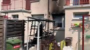 In Neuhausen geriet ein Geräteschuppen in Brand. Dabei wurde auch das wenige Meter entfernte Wohnhaus beschädigt. Bild: zVg/shPol