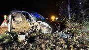 Zwei Personen wurden bei einem Alleinunfall verletzt. Bild: zVg/SHPol