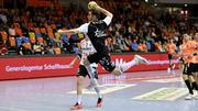 Ab der kommenden Saison fliegt Nikos Sarlos dann im Trikot der Kadetten Schaffhausen durch die BBC-Arena. Bild: Alexander Wagner Schaffhausen, 21.04.2025. Handball, NLA Playoff Halbfinal. Spiel 1. Kadetten Schaffhausen - HSC Suhr Aarau.
Nikos Sarlos (Suhr).
Copyright by: FOTO Wagner / Alexander Wagner