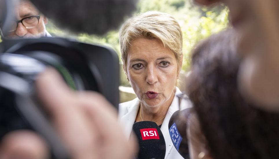 Bundespräsidentin Karin Keller-Sutter tritt am Tag nach dem Telefonat mit Donald Trump auf dem Rütli auf. Bild: Urs Flüeler / Keystone