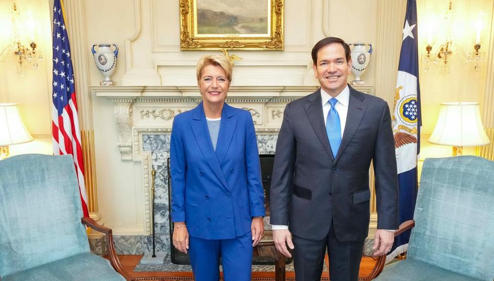 Eine Schweizerfahne sucht man vergebens: Karin Keller-Sutter und US-Aussenminister Marco Rubio am 6. August 2025 im State Departement in Washington. Bild: Freddie Everett / US State Department
