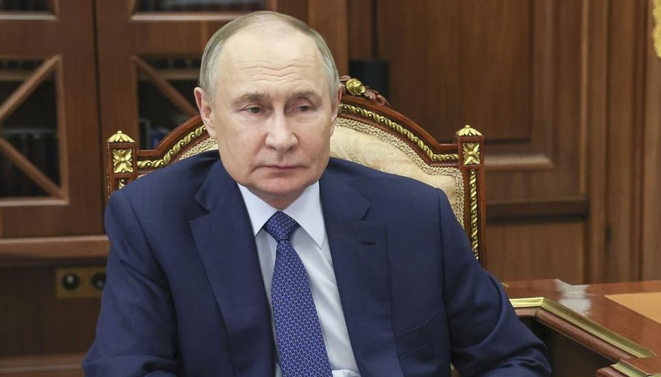 Hatte sich bessere Beziehungen zu US-Präsident Donald Trump erhofft: Russlands Präsident Wladimir Putin. Bild: Mikhail Metzel / AP