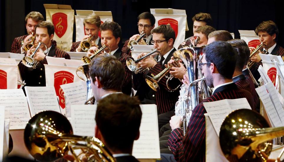 Die Swiss Army Brass Band war eine von vier Militärformationen, die vergangene Woche im solothurnischen Riedholz auftrat. Archivbild: Werner Schelbert