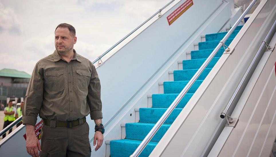 Im Machtapparat von Wolodimir Selenski spielt er die zentrale Rolle: Andrij Jermak, der Leiter des Präsidialamts. Bild: AP Ukrainian Presidential Press