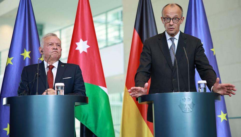 Humanitäre Partnerschaft: Der jordanische König Abdullah und der deutsche Kanzler Friedrich Merz am Dienstag in Berlin. Bild: Clemens Bilan / EPA