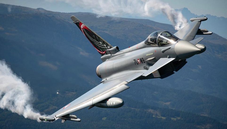 Mehrere Eurofighter Typhoon flogen über die Ostschweiz. Bild: Luftstreitkräfte Österreich