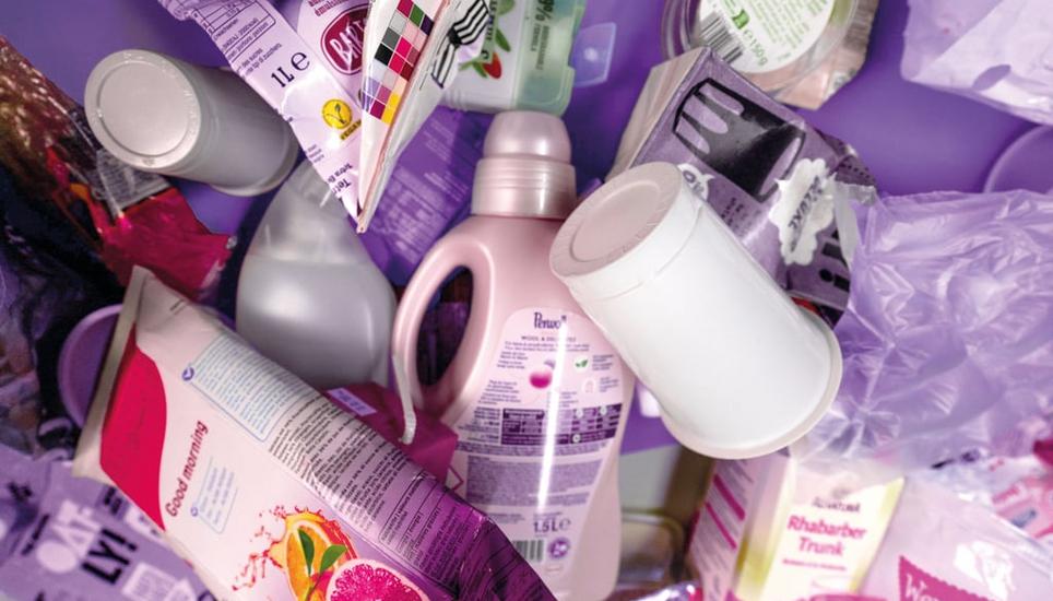 Die Detailhandels- und Nahrungsmittelbranche will die Plastikentsorgung in der Schweiz vereinheitlichen. Doch Migros und Coop gehen dabei unterschiedliche Wege. Bild: Recypac/zvg