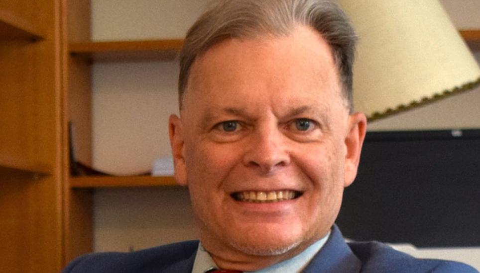 Gottfried Spieth, gleichzeitig Pfarrer der Evangelischen Kirchgemeinde Diessenhofen und AfD-Abgeordneter in Frankfurt an der Oder, in seinem bereits geräumten Büro im Pfarrhaus. Bild: Samuel Koch