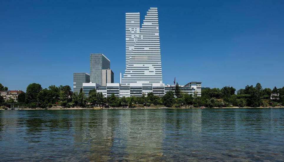 Die Roche-Türme in Basel: Der Hauptsitz der Firma soll im Gegensatz zur Produktion nicht angetastet werden. Bild: Kenneth Nars / Archiv