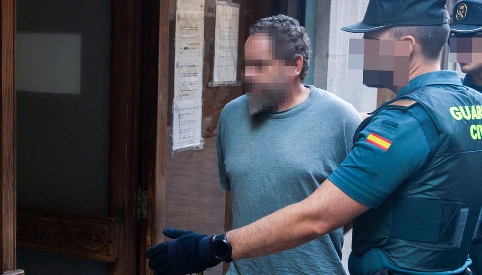 Der tatverdächtige, damals 47-jährige Portugiese wurde kurz nach dem Mord an seiner Schwiegermutter verhaftet. Bild: Cati Cladera/EFE
