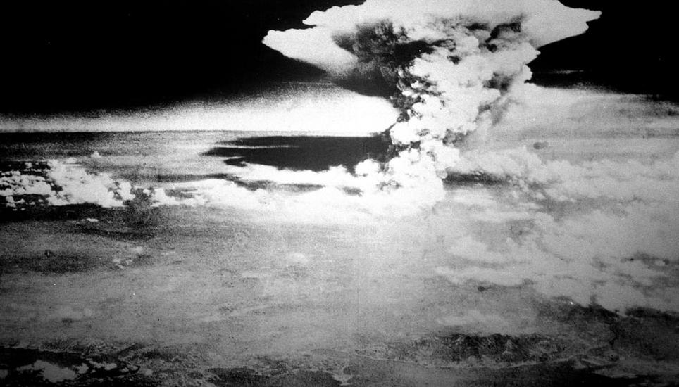 Das Bild, das ganze Generationen prägte: Über Hiroshima steigt am 6. August 1945 der Atompilz auf. Bild: Roger Viollet