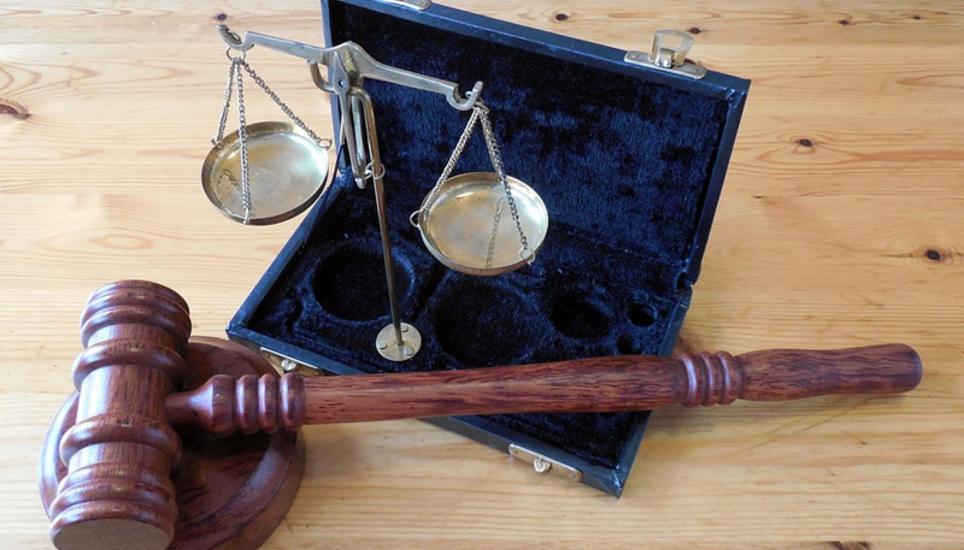 Der Iraker Wesam A., der vom Bundesstrafgericht wegen Unterstützung der Terrororganisation Islamischer Staat (IS) verurteilt worden ist, wehrt sich weiter gegen seine Ausweisung. Bild: Symbolbild