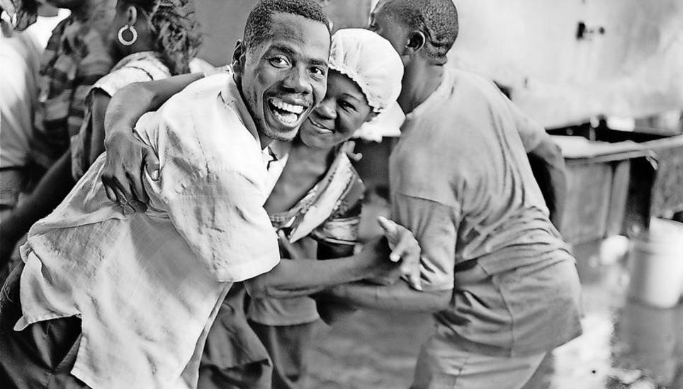 «Rue des Remparts» von Thomas Kern, aufgenommen 1997 in Port-au-Prince. Foto aus der Reportage «Haiti. Die endlose Befreiung». Bild: Fotostiftung
