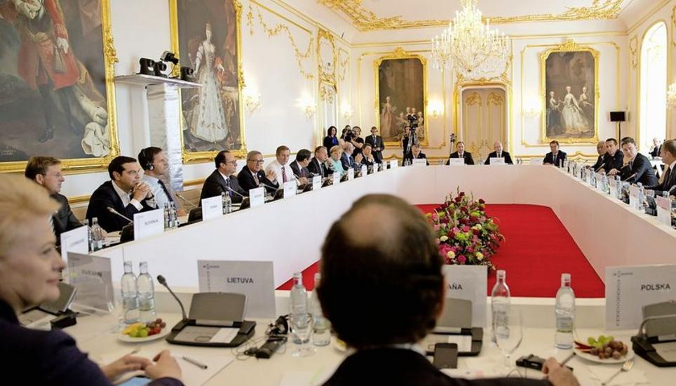 Institutionelle Reformen, EU, Krisen