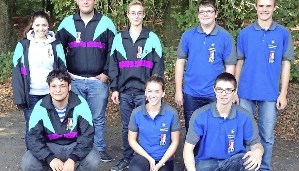 Die Schaffhauser Schützen aus Thayngen (links) und Merishausen (rechts) nahmen am Jungschützen-Gruppenmeisterschaftsfinal in Emmen LU teil. Bild: pd