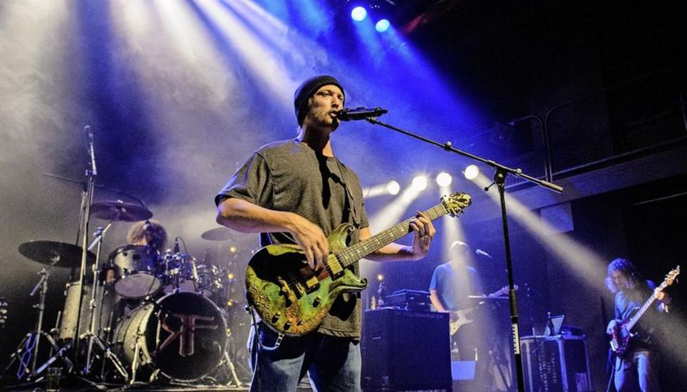 Die Band Stick Figure aus den Vereinigten Staaten mit Bandleader Scott Woodruff begeisterte das Publikum am Donnerstagabend in der Kammgarn. Bild: Selwyn Hoffmann