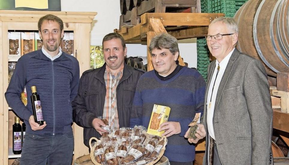 Die Haametland-Produzenten Marco Peruch, Hanspeter Tanner, Franz Marty und Chöbi Brütsch. Bild: Jeannette Vogel