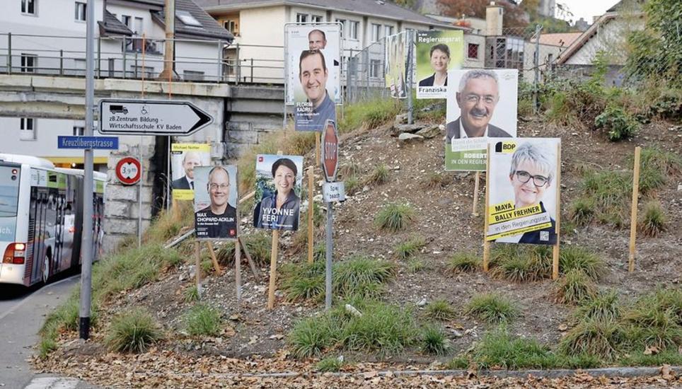 Kampf um die Gunst der Bevölkerung: Wahlplakate im Kanton Aargau im Vorfeld der Wahlen vom vergangenen Sonntag. Bild: Key