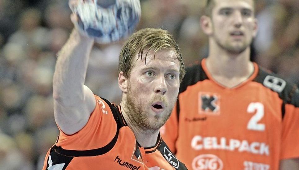 Volle Konzentration in Kiel: Kadettenregisseur Gabor Csaszar, Lucas Meister (r.). Bild: Key