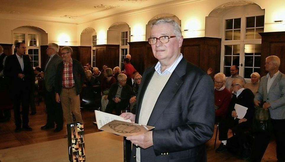 Joachim Klose referierte im Diessenhofer Rathaussaal über die Gailinger Juden, die teilweise enge Verbindungen zu Diessenhofen hatten. Bild Wolfgang Schreiber