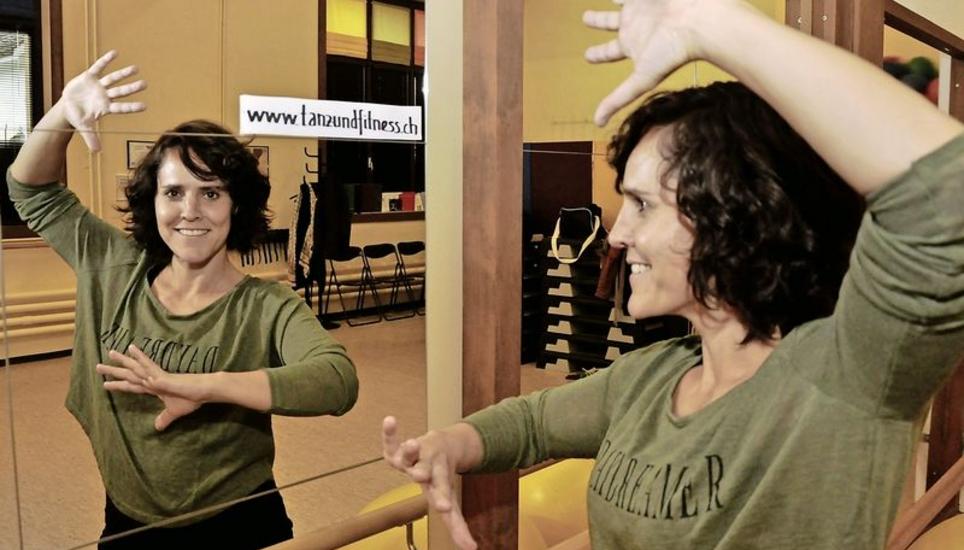 Tanz und Gymnastik spielen im Leben von Susanne Oettli eine zentrale Rolle. «Es ist etwas Schönes, wenn man sich kreativ der Musik hingeben und Emotionen ausdrücken kann», sagt die passionierte Tanz- und Sportlehrerin. Bild Christoph Merki