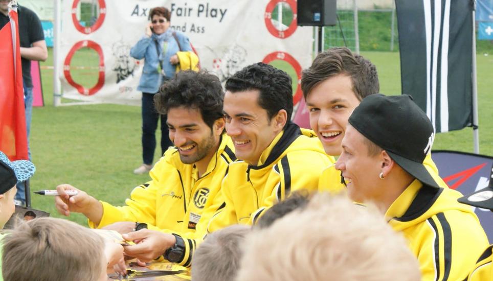 Shkelqim Demhasaj (2.v.r). Bild: SN-Archiv