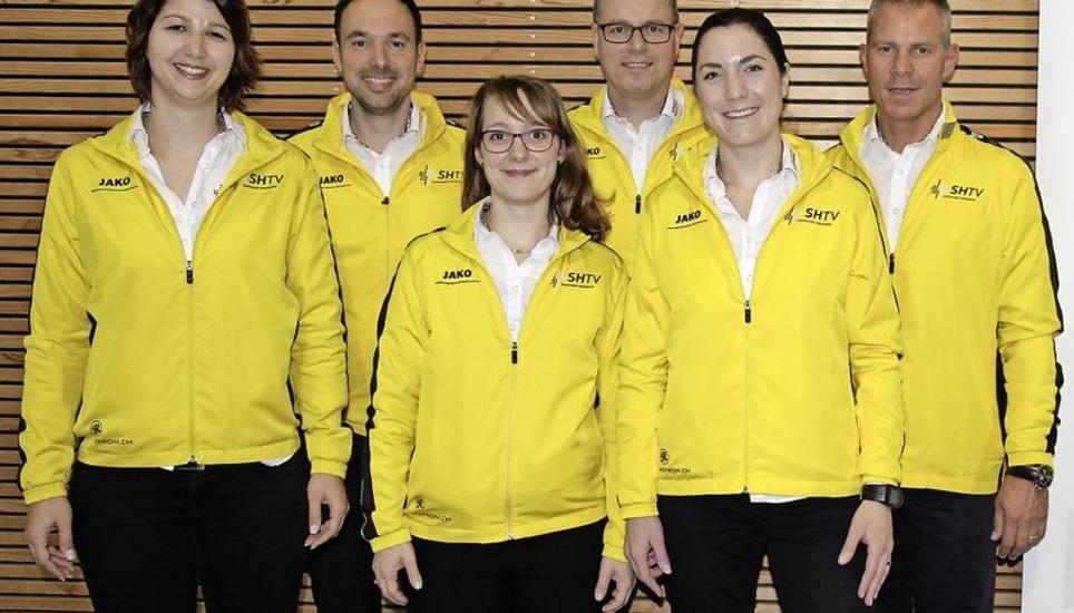 Der für das nächste Verbandsjahr unveränderte Vorstand: (v. l.) Andrea Fuchs (Vizepräsidentin), Patrick Müller (Marketing), Regula Kern (Technische Leitung), Patrick Schwyn (Finanzen), Ursi Meyer (Geschäftsstelle) und Roman Troxler (Präsident). Bild: Corina Fendt