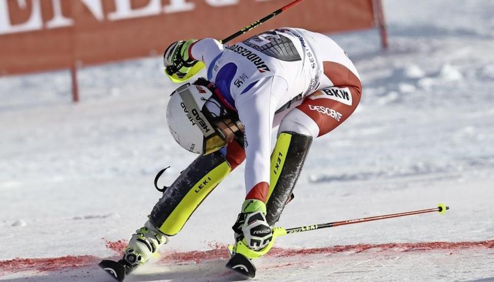 Mit letzter Kraft über die Ziellinie – Wendy Holdener wurde dafür in Sestriere mit dem 3. Platz belohnt. Bild: Key