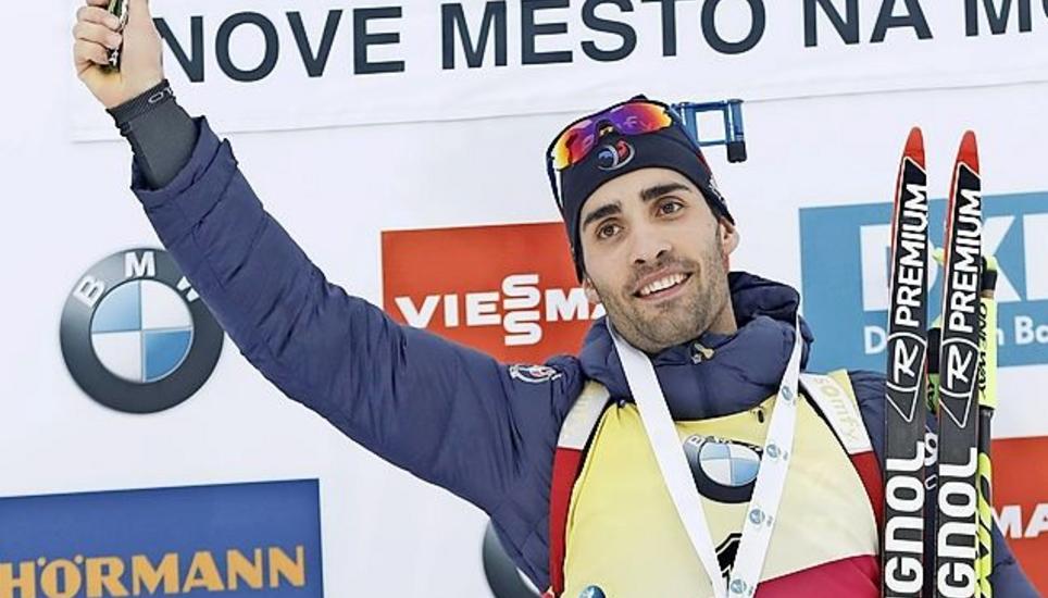 Das gewohnte Bild: Martin Fourcade feiert bei der Siegerehrung. Bild: Key
