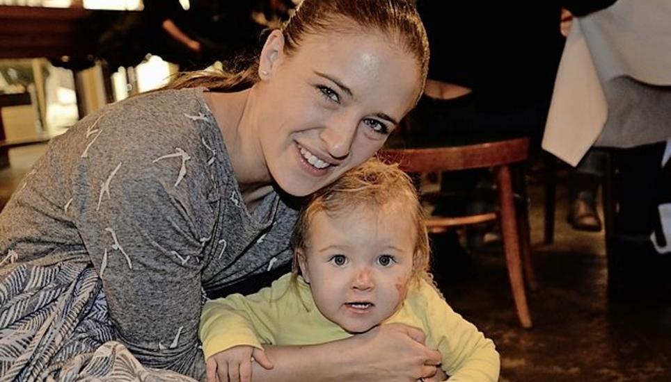 Vivienne war mit Mutter Denise Köhler beim Schminken anzutreffen. Vivienne war begeistert von ihrem Schmetterling auf der Backe. Denise Köhler sagte: «Es ist cool, wie viele eigene Beiträge die Leute einbringen.»