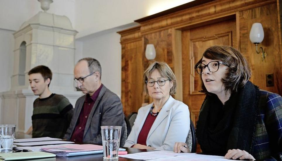 Sind gegen die Reform (v. l.): Casimir Fürer (Juso), Werner Bächtold (SP), Martina Munz (SP), Susi Stühlinger (AL). Bild: Zeno Geisseler