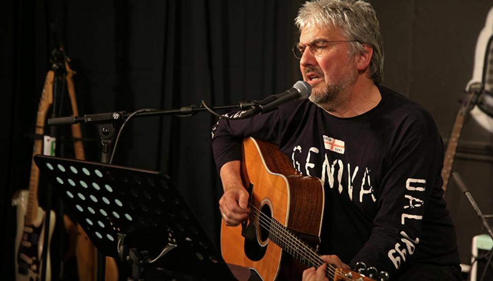 Christoph Bürgin bei einem früheren Konzert. Bild: Homepage Christoph Bürgin