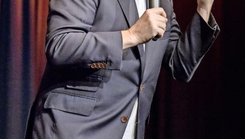 Claudio Zuccolini brauchte keine Requisiten, um das Publikum im Trottentheater zu unterhalten. Bild Michael Kessler