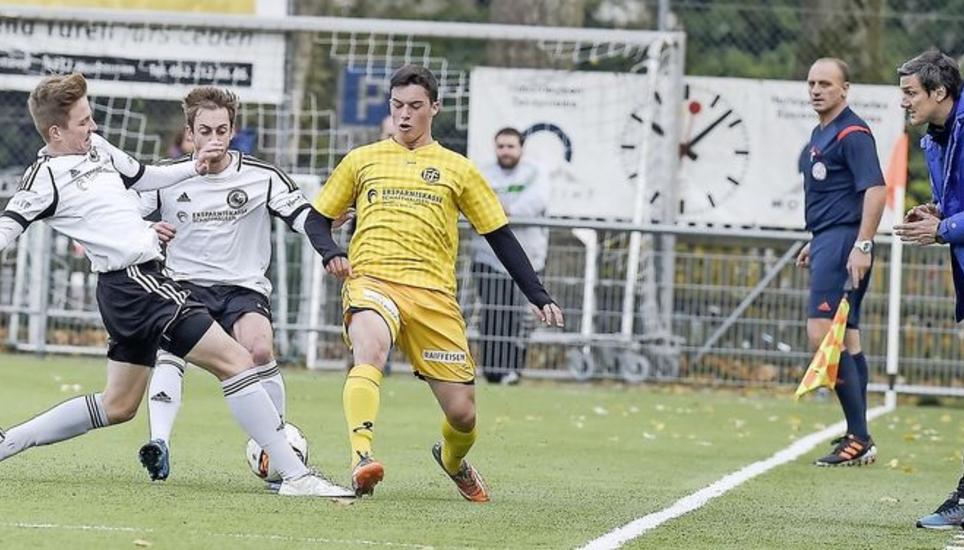 Wird im Sommer Profitrainer: Michael Schilling (rechts), der Trainer des Zweitligisten SV Schaffhausen, übernimmt beim FC Winterthur die U 15 und wird sein Engagement auf dem Bühlplatz in Schaffhausen beenden. Bild: Roger Albrecht