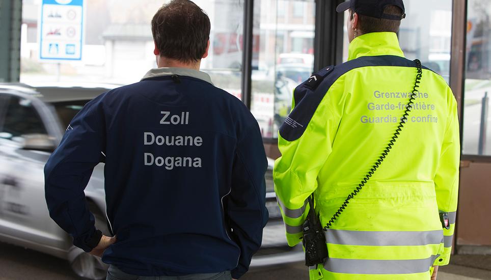 Am Zoll in Thayngen wurde die verdächtige Frau aufgegriffen. Bild: Symbolbild