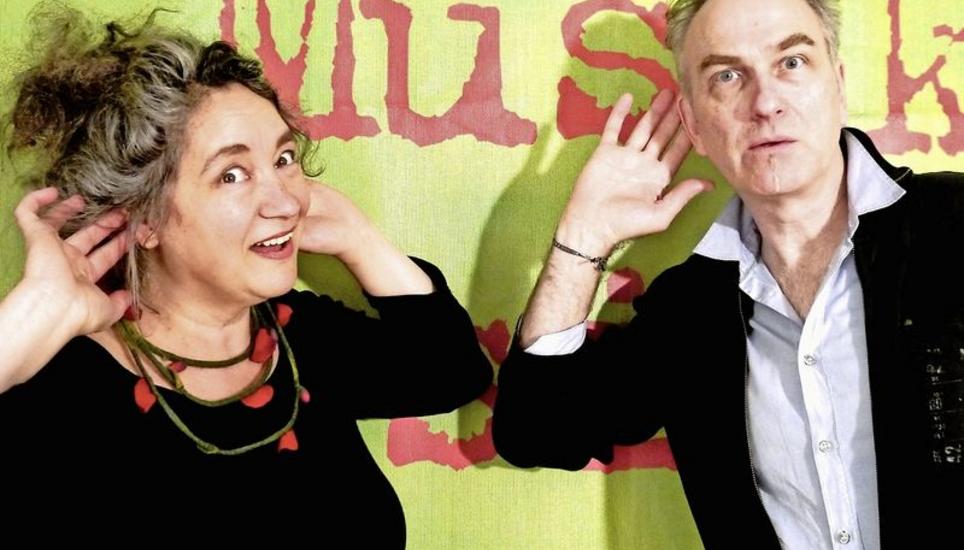 Nur wer gut hinhört, kann musizieren. Oder aus dem Stegreif komponieren. Bild: zvg