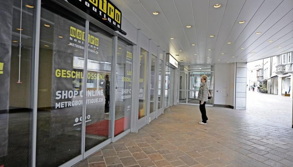 Für die Räumlichkeiten der Metro Boutique und Vögele wurden noch keine Nachmieter gefunden. Bild: Selwyn Hoffmann