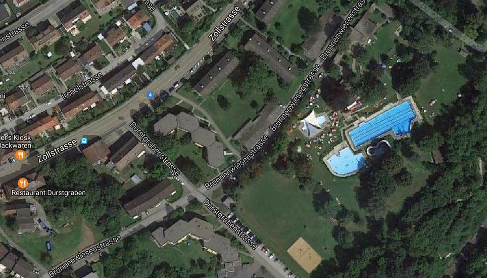arkplätze entlang der Brunnenwiesenstrasse und der Durstgrabenstrasse sowie direkt vor der Badi sollen kostenpflichtig werden. Bild: Google Maps
