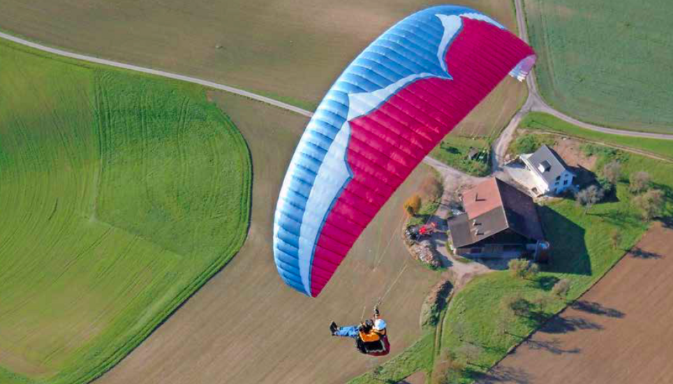 Die Saison der Delta- und Gleitschimflieger hat wieder angefangen. Auch in unserer Region gibt es drei Absprungplätze. Bild: zvg