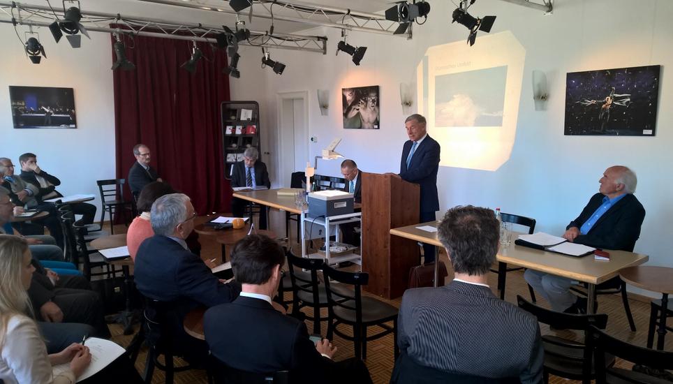 Verwaltungsratspräsident Gerold Bührer an der heutigen Medienkonferenz. Bild: Radio Munot