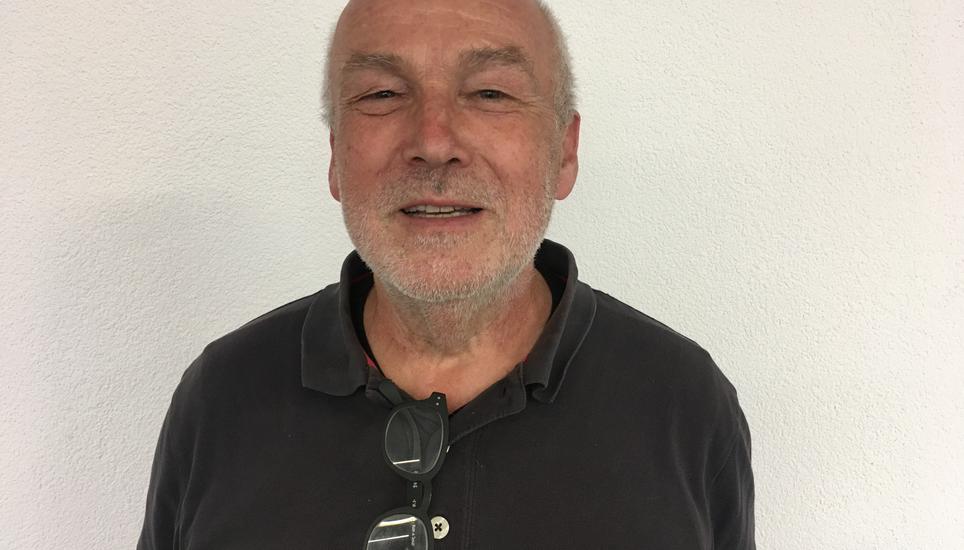 Xaver Bolli eröffnet einen Schweizer Take Away. Bild: Radio Munot