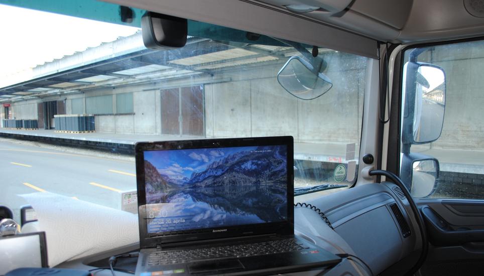Dreist: Mit aufgeklapptem Laptop gefahren. Bild: SHPol