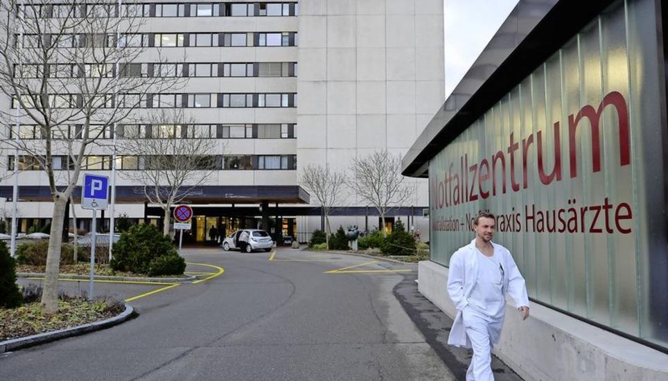 Das Kantonsspital Schaffhausen hat seine Auslastung 2016 markant erhöht. Damit einher ging eine Verdoppelung des Betriebsgewinns. Die Basis für die anstehenden Gebäude-Investitionen ist damit gelegt. Bild: Selwyn Hoffmann
