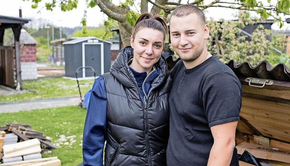 Wenn es wärmer wird, pflanzen Savo und Dragana Ristic in ihrem Garten Erdbeeren, Kartoffeln, Salate und Zwiebeln an.