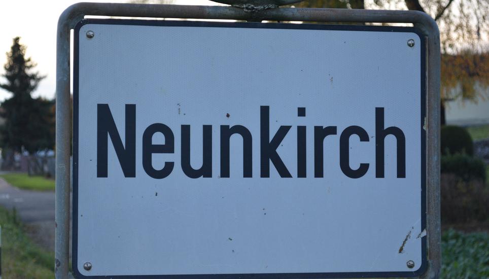 Aufgrund einer Auffahrkollision in Neunkirch musste eine Unfallbeteiligte ins Krankenhaus. Bild: Archiv