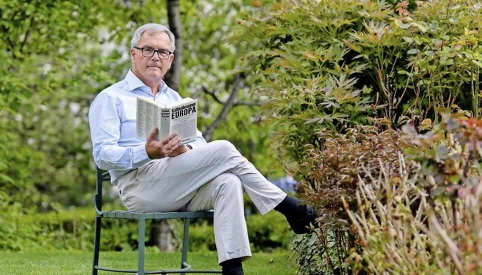 «Viele Schweizer unterschätzen die Bedeutung der EU als Friedensprojekt»: Peter Hartmeier in seinem Garten in Schaffhausen. Bild: Michael Kessler
