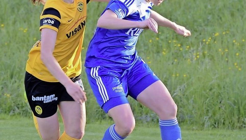 Lucia Ondrusova (rechts) im Heimspiel auf dem Randenblick gegen YB.Bild Reinhard Standke