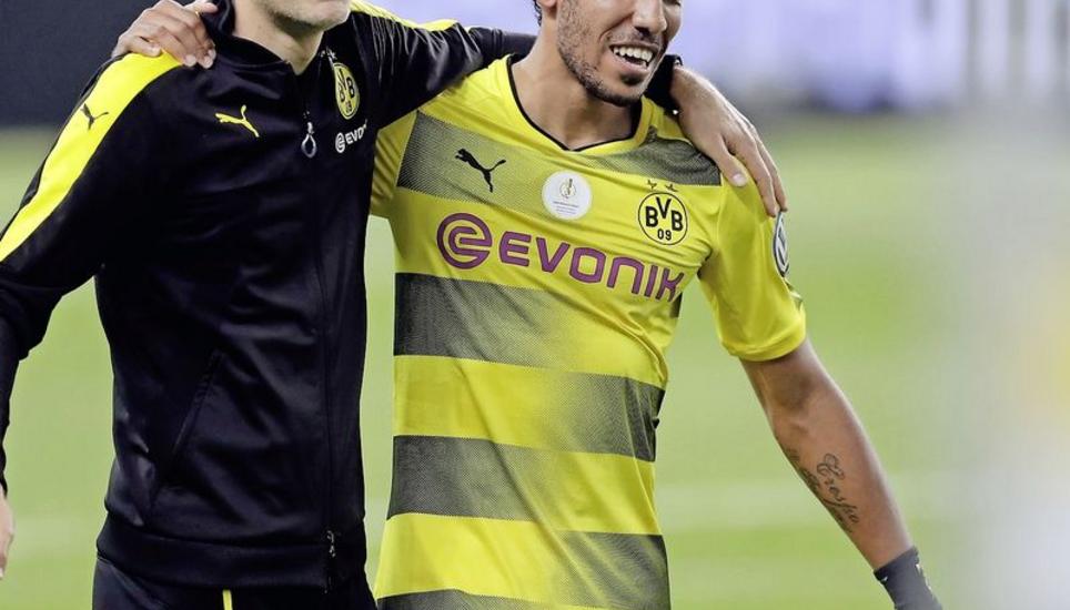 Cupsieg: BVB-Coach Thomas Tuchel (r.) feiert mit Pierre-Emerick Aubameyang. Bild: Key