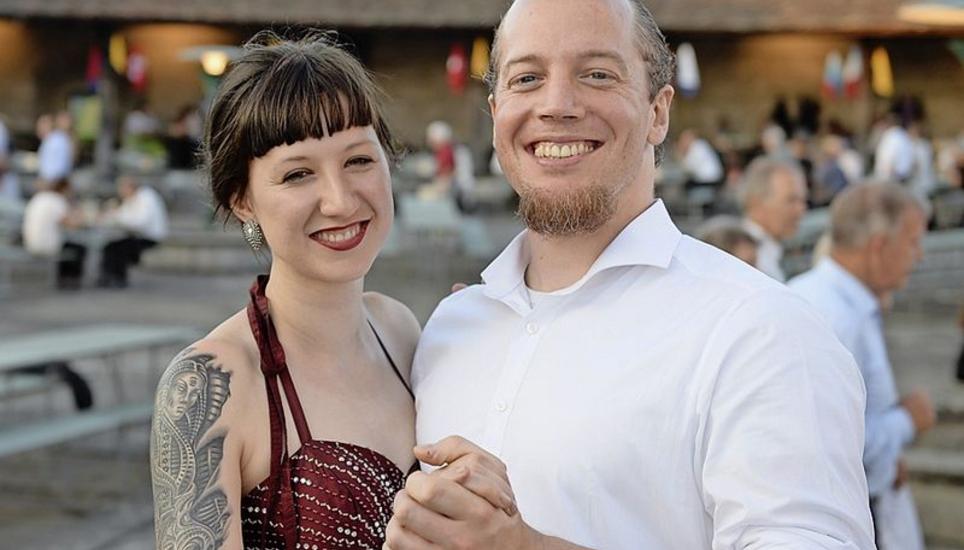 Laura John und Reto Greminger leben zwar nicht mehr in Schaffhausen, aber für den Munotball sind sie gerne zurückgekehrt.